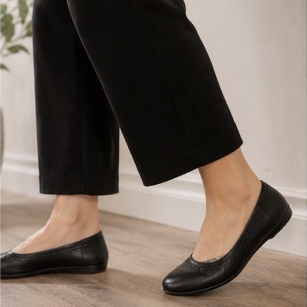 Cobb Hill Black Leather Ballet Flats Women’s Size 6.5 Comfort Shoes New - Picture 4 of 6
